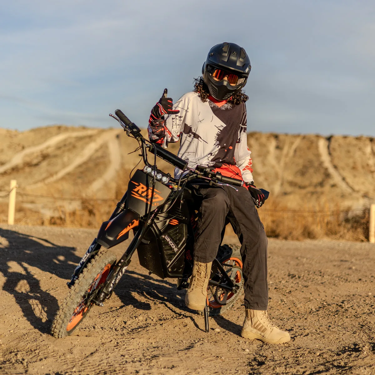 Windone RM7 jumping on track